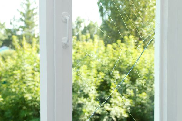 Cost of Cracked Window Repair in Zionsville