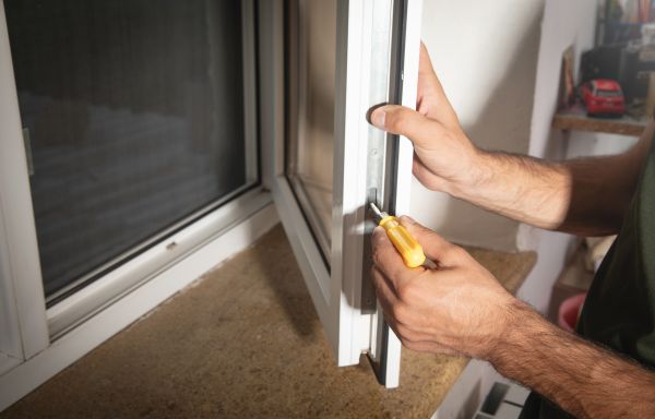 Cost of Dual Pane Window Repair in Zionsville