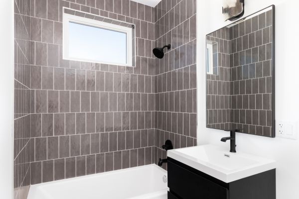 Cost of Shower Window Repair in Zionsville