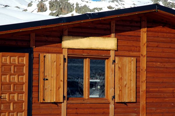Cost of Cabin Window Repair in Zionsville